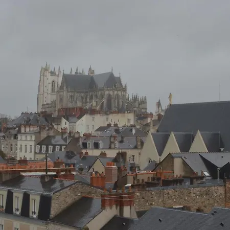 De Bourgogne Hotel