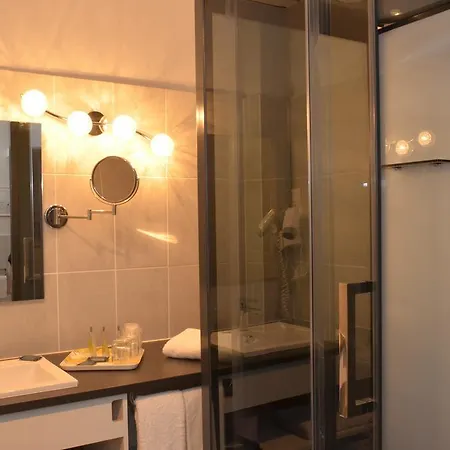 Hotel De Bourgogne 3*