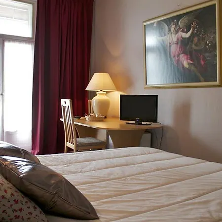 Hotel De Bourgogne 3*