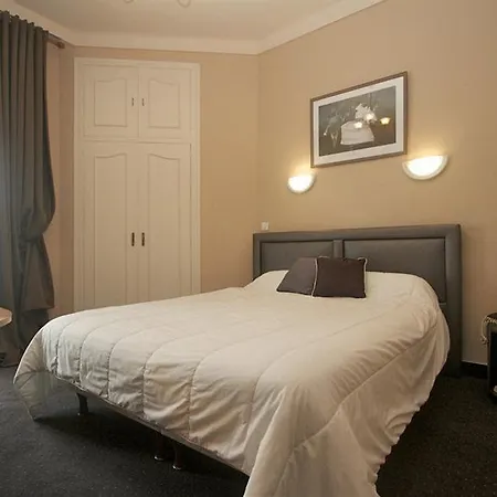 Hotel De Bourgogne 3*