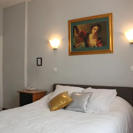 Hotel De Bourgogne 3*